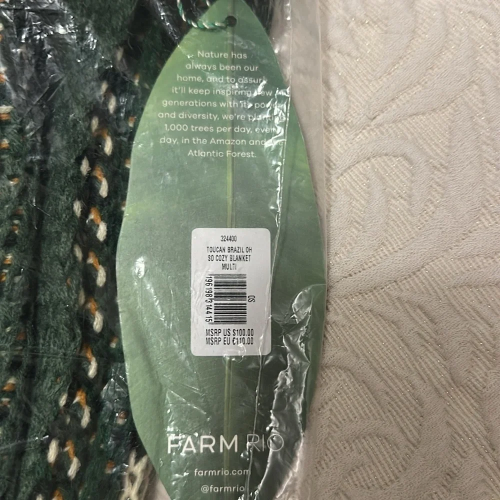 FARM RIO OH SO COZY BLANKET in Chita Brazil Toucan
